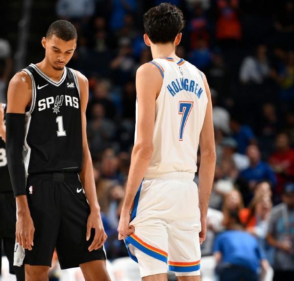  库里新星败北表现惊艳，澳大利亚队未来可期！开云登录入口